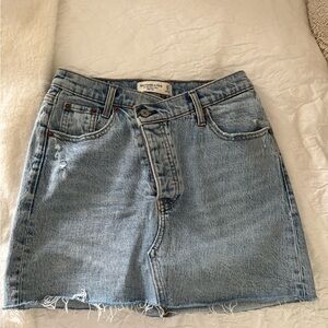 Abercrombie & Fitch The '90s Micro Mini High Rise - size 27/4